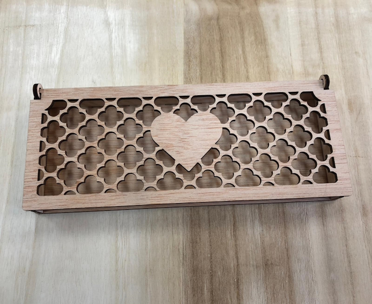 Caja plumier corazón 24 cm